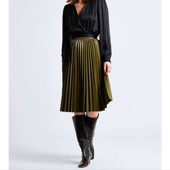 NWT 8 by Yoox Pleated Faux Leather Skirt - Picture 1 of 3